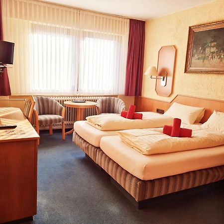 Landguthotel-Barbarossa-Garni bei Hanau Rodenbach  Bagian luar foto
