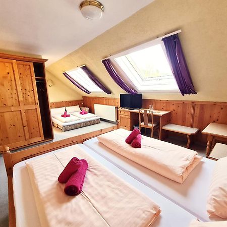 Landguthotel-Barbarossa-Garni bei Hanau Rodenbach  Bagian luar foto