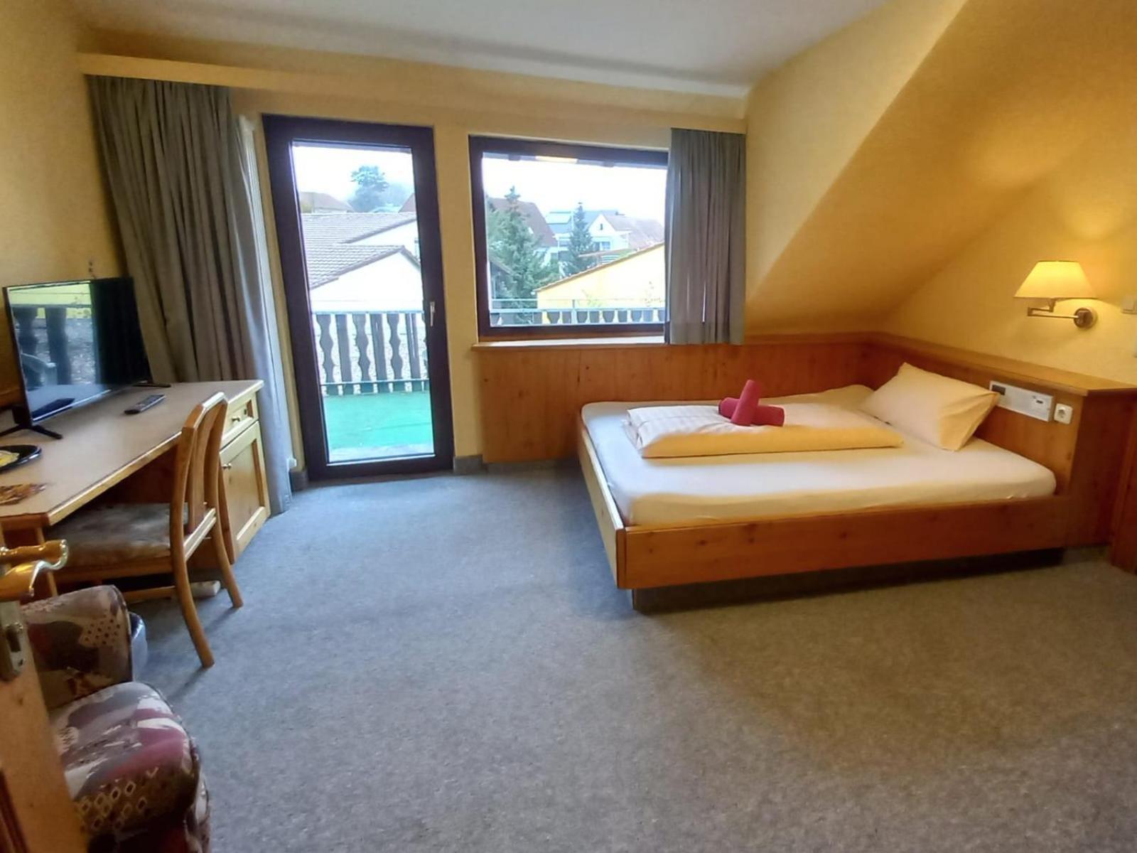Landguthotel-Barbarossa-Garni bei Hanau Rodenbach  Bagian luar foto