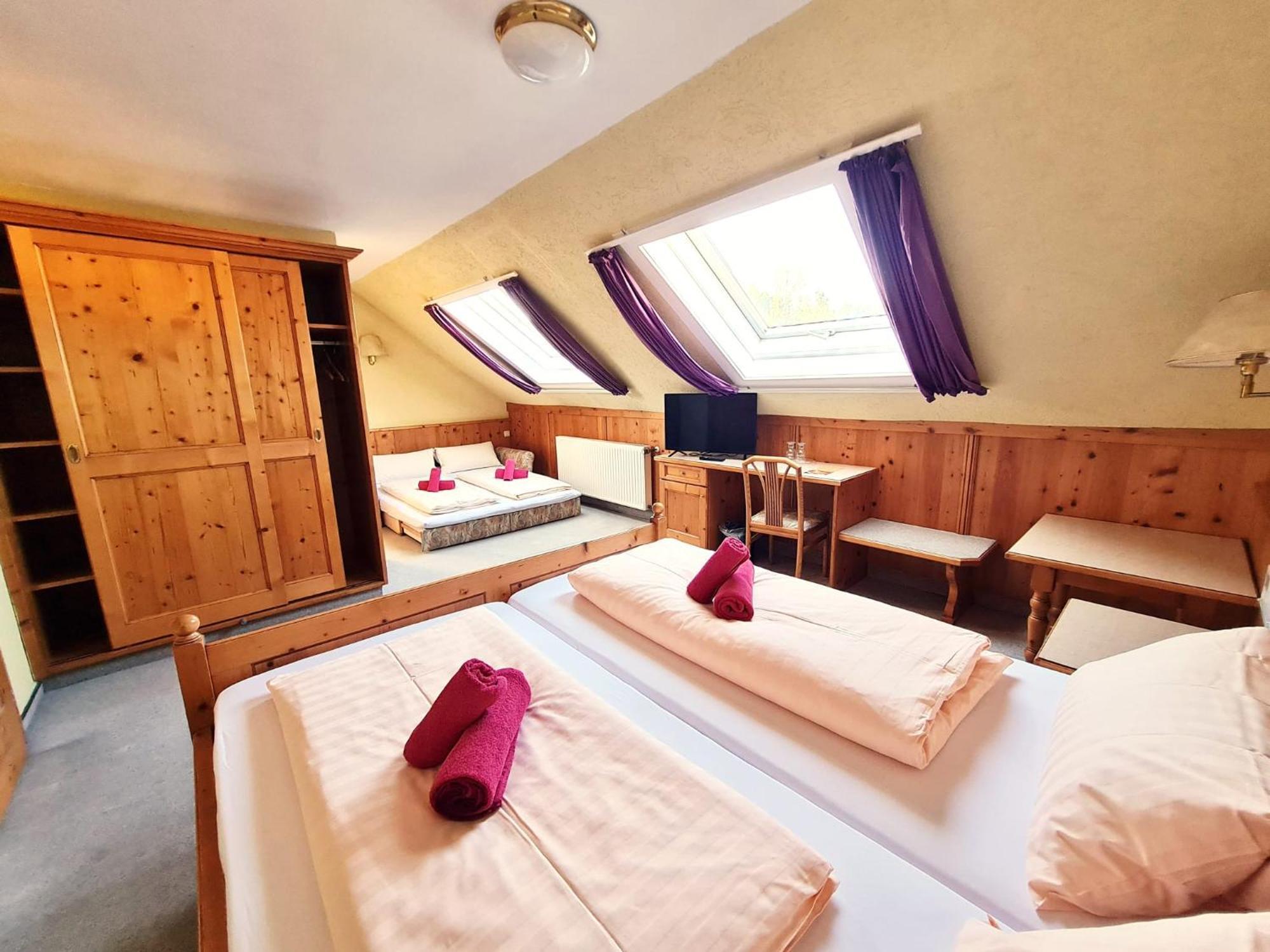 Landguthotel-Barbarossa-Garni bei Hanau Rodenbach  Bagian luar foto