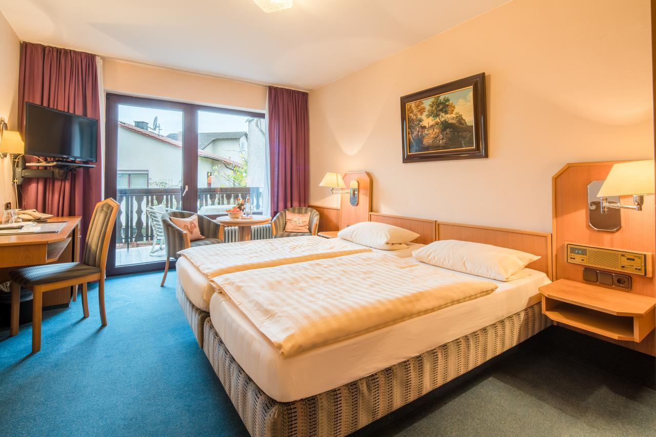 Landguthotel-Barbarossa-Garni bei Hanau Rodenbach  Bagian luar foto